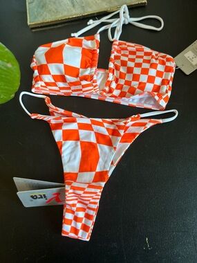 Yira Neon Orange Checkered Bikini features a two-piece set Small